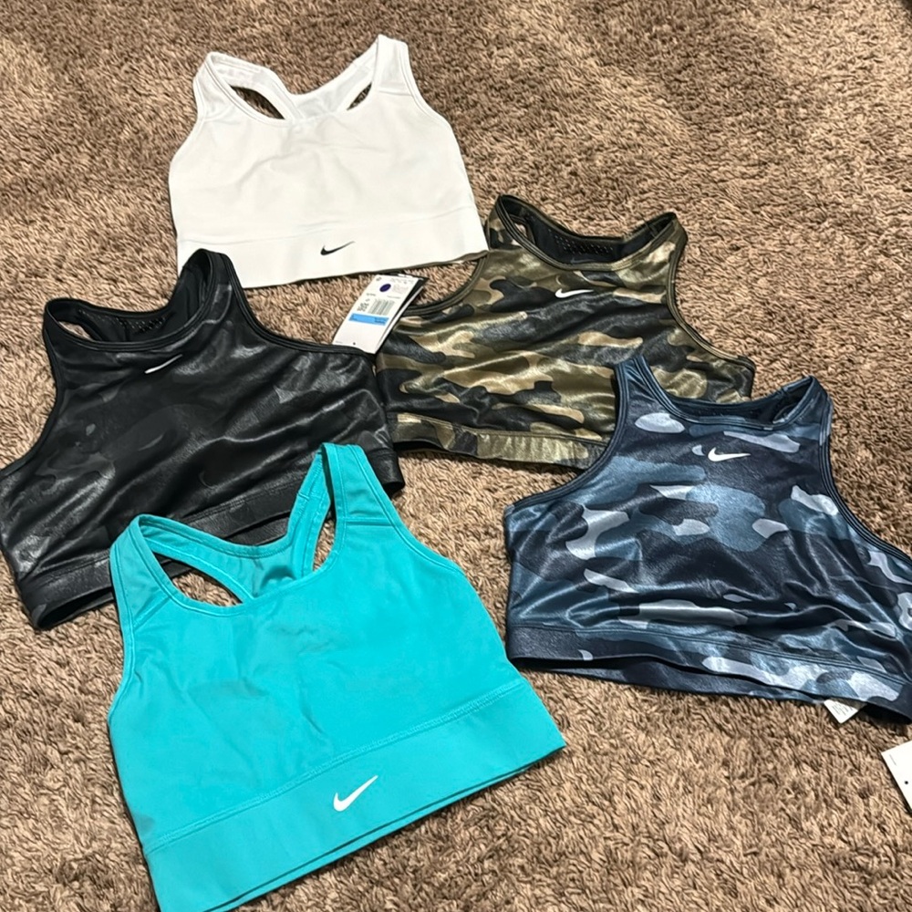 Nike sports bra bundle of 5  all size Medium